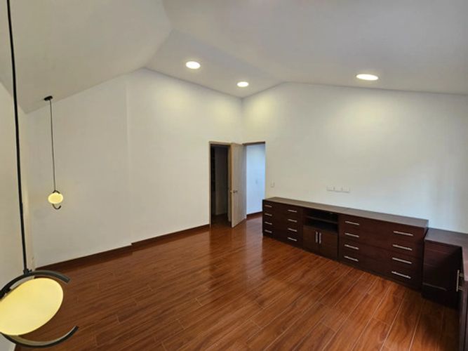 Casa de 3 alcobas en venta en Chico, Bogotá, 268 m² · foto 5 de 12
