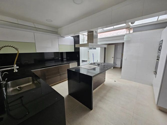 Casa de 3 alcobas en venta en Chico, Bogotá, 268 m² · foto 9 de 12