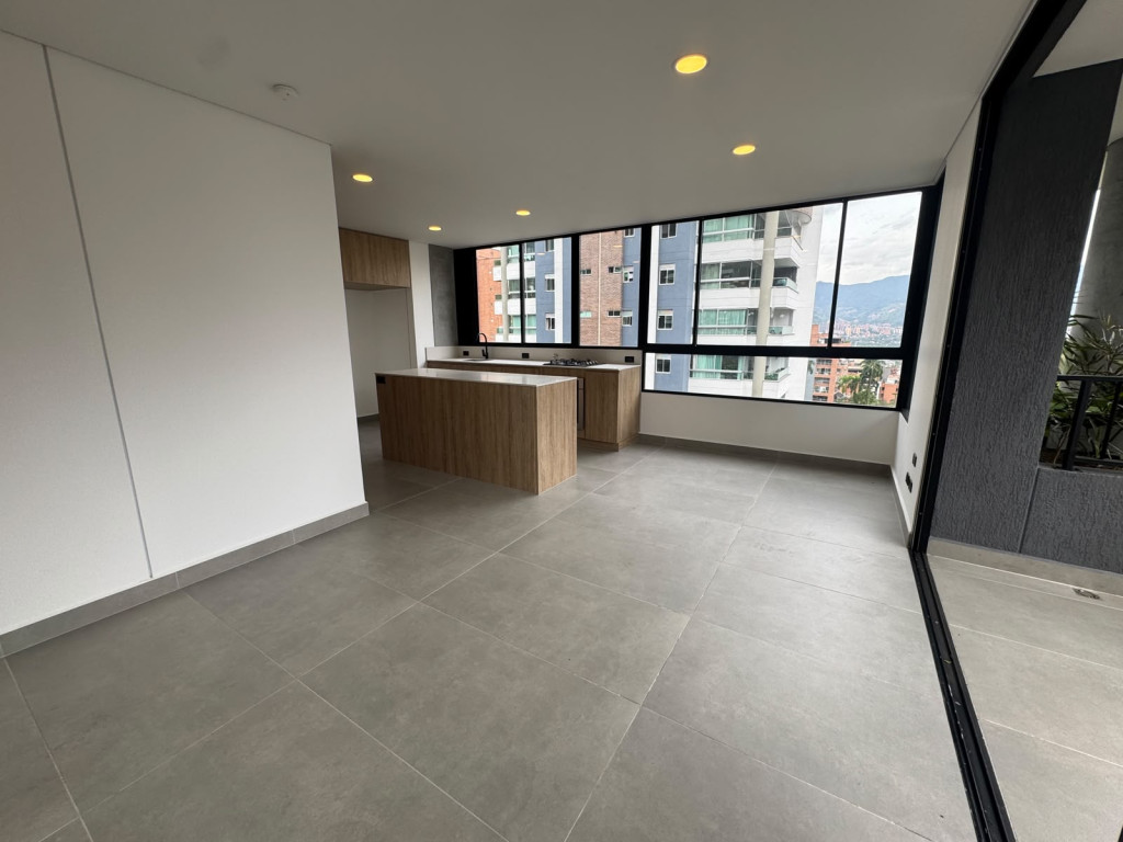 Apartamento en arriendo en Castropol, Medellín · foto 5 de 14