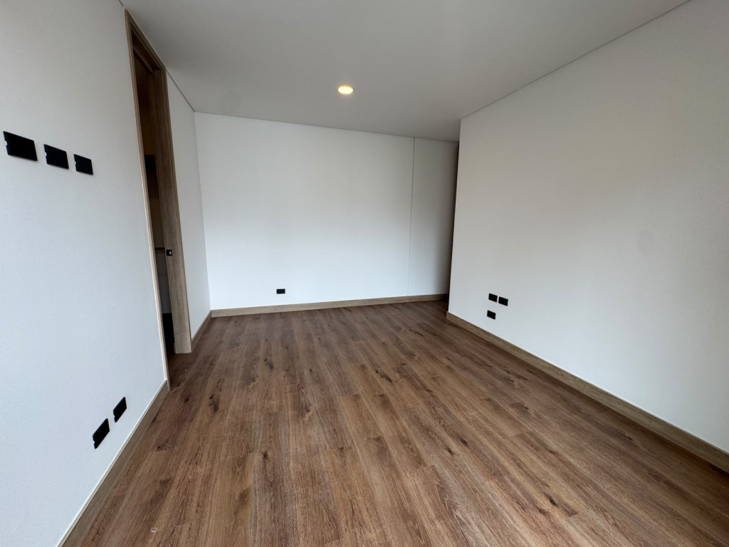 Apartamento en arriendo en Castropol, Medellín · foto 11 de 14