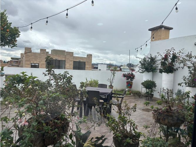 Casa de 4 alcobas en venta en Santa Barbara, Bogotá, 148 m² · foto 3 de 3