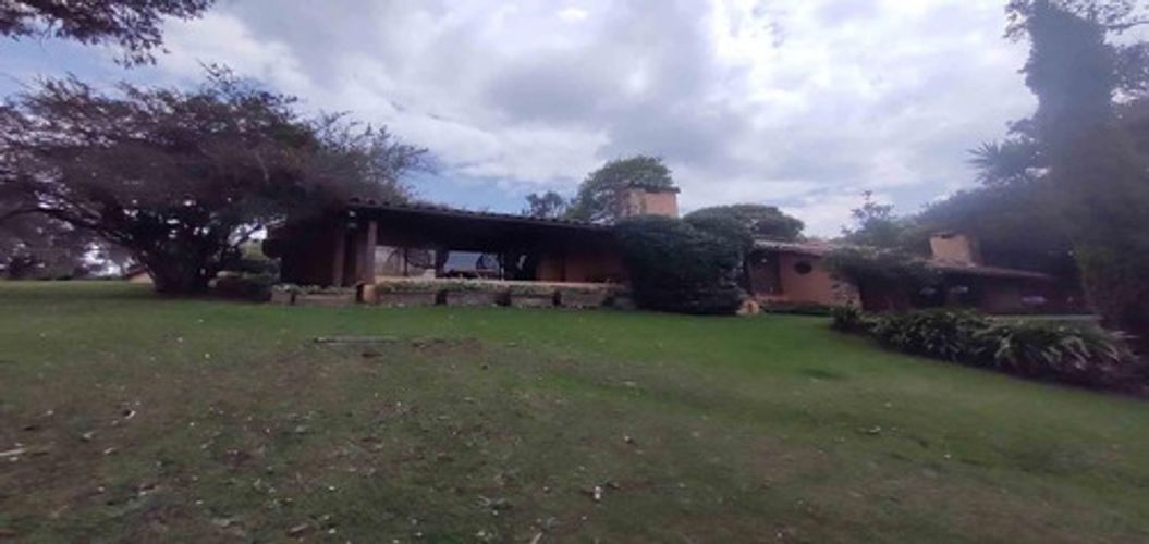 Casa de 4 alcobas en venta en Yerbabuena, Chía, 385 m² · foto 2 de 24