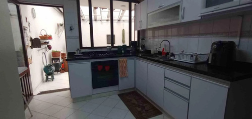 Casa en venta en Santa Barbara, Bogotá · foto 4 de 12