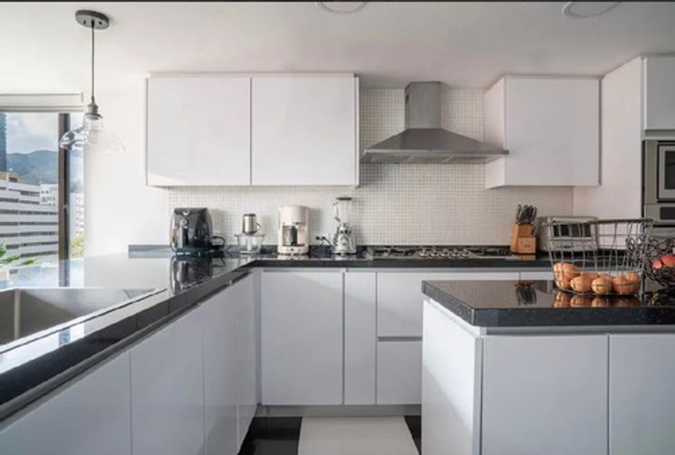 Apartamento de 3 alcobas en venta en Chico Norte, Bogotá, 227 m² · foto 7 de 12