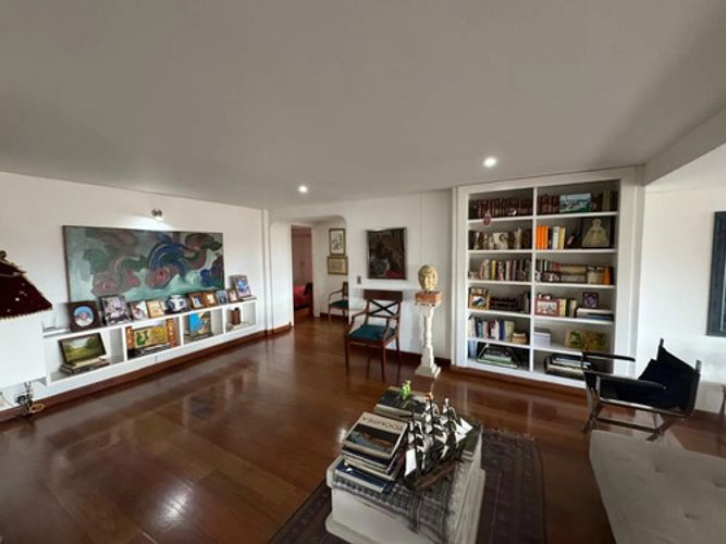 Apartamento de 3 alcobas en venta en Chico, Bogotá, 176 m² · foto 7 de 12