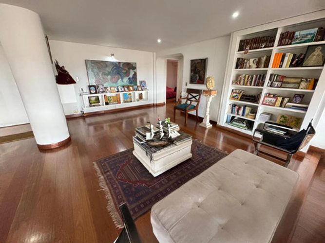 Apartamento de 3 alcobas en venta en Chico, Bogotá, 176 m² · foto 8 de 12