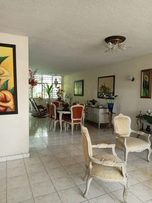 Casa de 4 alcobas en venta en Prados Del Norte, Cali, 265 m² · foto 3 de 12