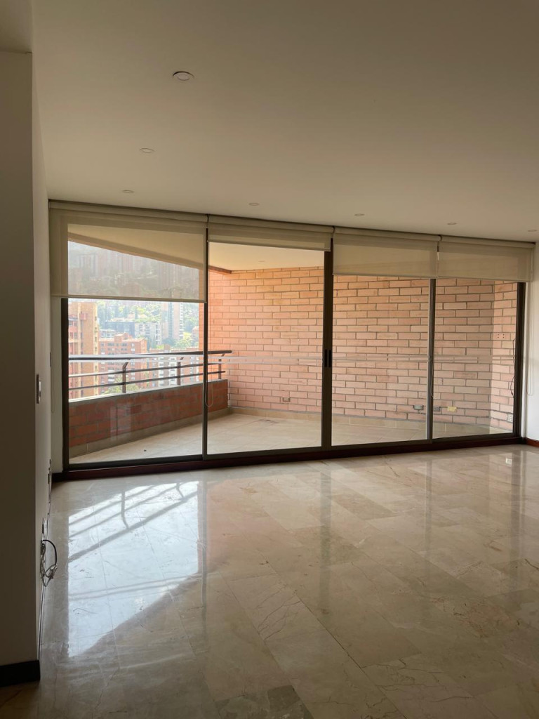 Apartamento en arriendo en El Poblado, Medellín · foto 9 de 24