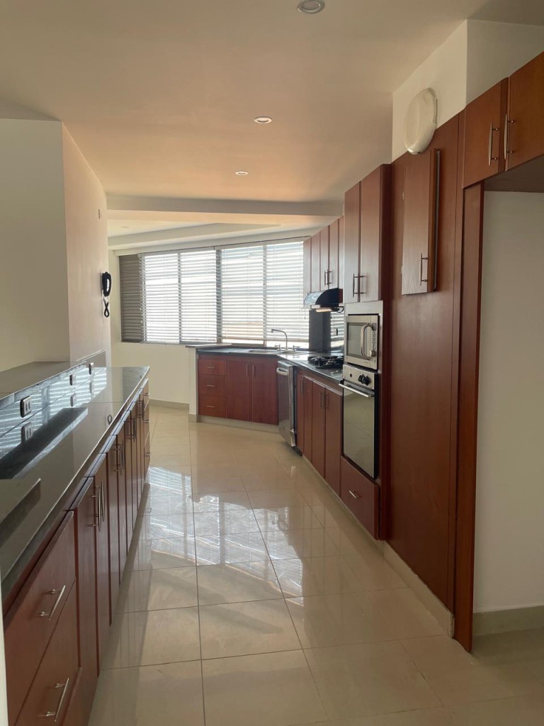 Apartamento en arriendo en El Poblado, Medellín · foto 10 de 24