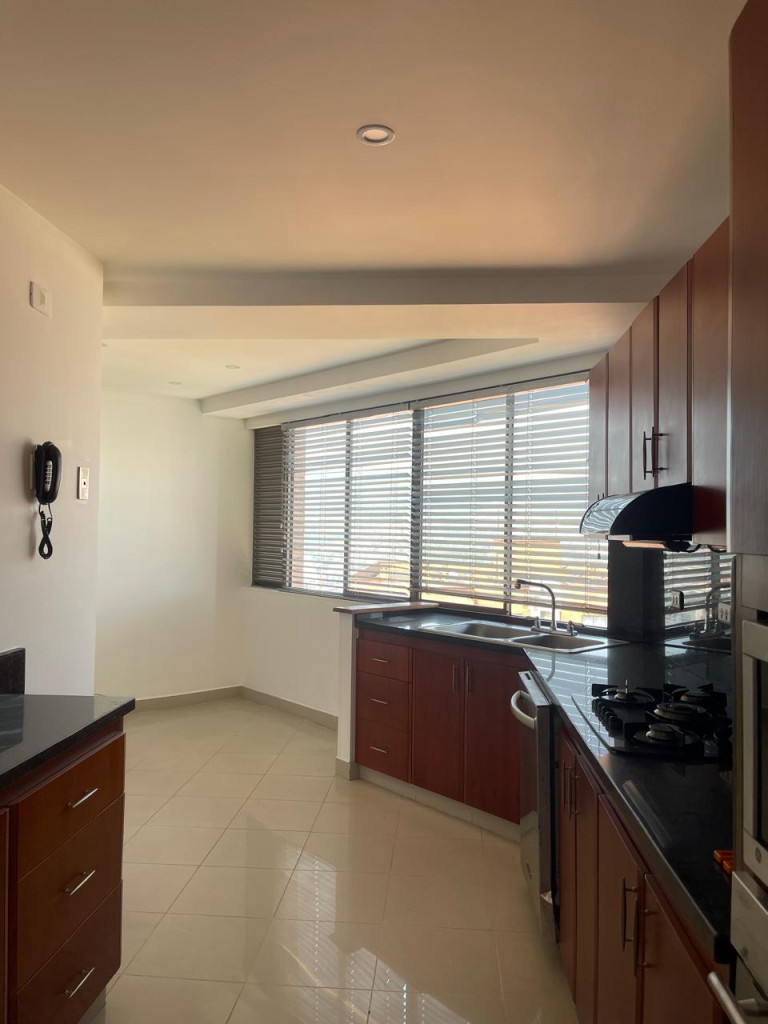 Apartamento en arriendo en El Poblado, Medellín · foto 11 de 24