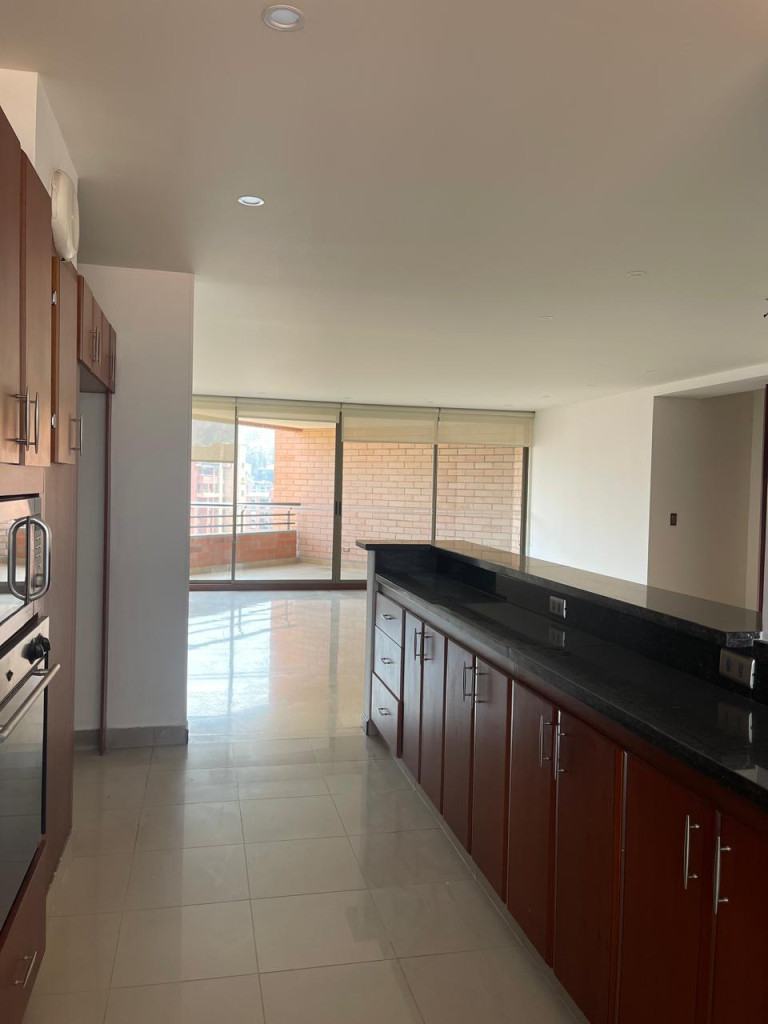 Apartamento en arriendo en El Poblado, Medellín · foto 12 de 24