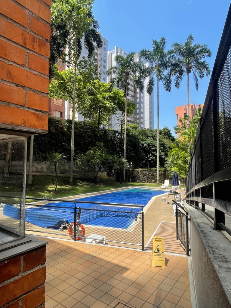 Apartamento en arriendo en El Poblado, Medellín · foto 18 de 24