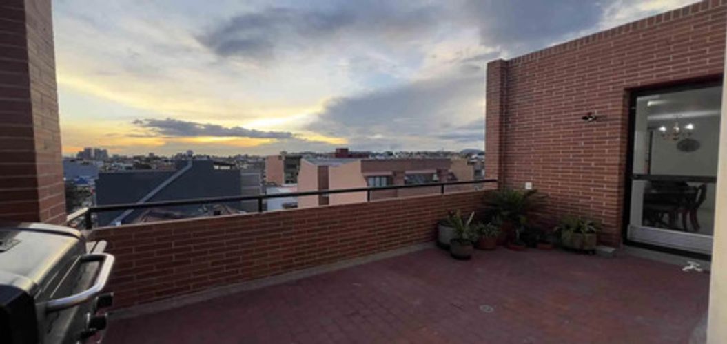 Apartamento de 3 alcobas en venta en Santa Barbara, Bogotá, 361 m² · foto 11 de 12