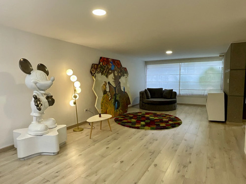 Casa en venta en Santa Barbara, Bogotá · foto 4 de 12