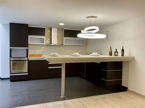 Casa en venta en Santa Barbara, Bogotá · foto 6 de 12