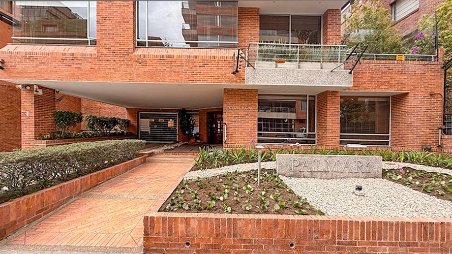 Apartamento de 3 alcobas en venta en Chico Norte, Bogotá, 180 m² · foto 2 de 20
