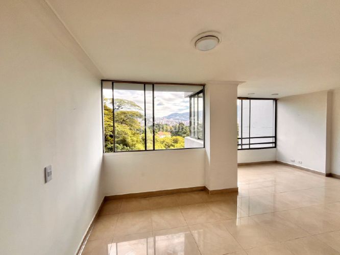 Apartamento de 2 alcobas en venta en La Frontera, Medellín, 75 m² · foto 2 de 24