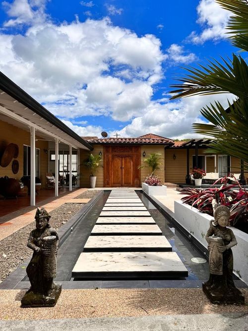 Casa de 4 alcobas en venta en Vía El Caimo, Armenia, 835 m² · foto 6 de 7
