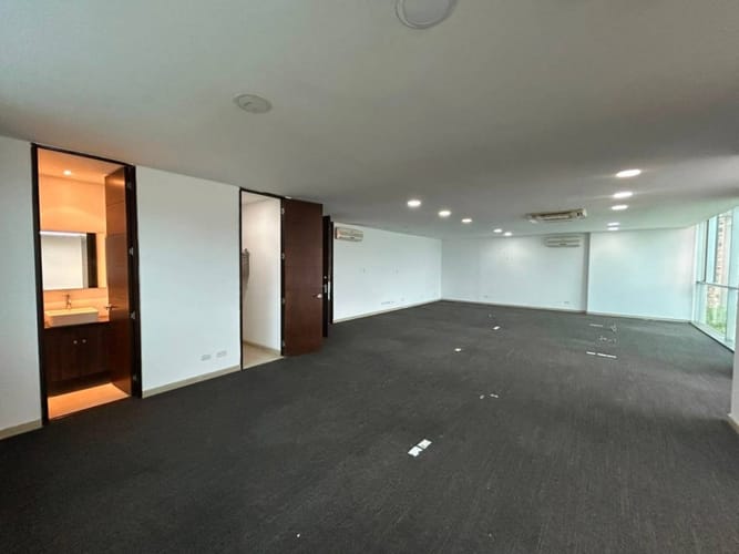 Oficina en arriendo en La Aguacatala, Medellín, 83 m² · foto 5 de 6