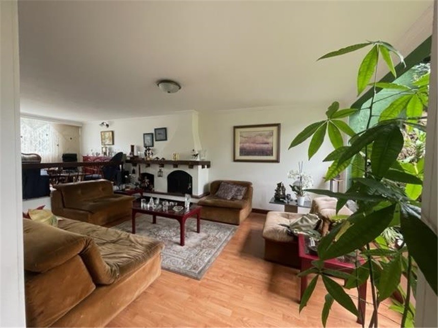 Casa en venta en Pontevedra, Bogotá · foto 2 de 21