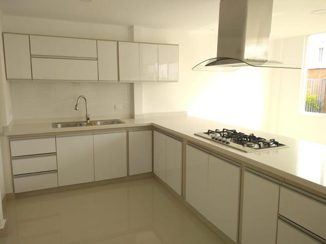 Casa de 4 alcobas en venta en El Castillo, Jamundí, 150 m² · foto 3 de 14