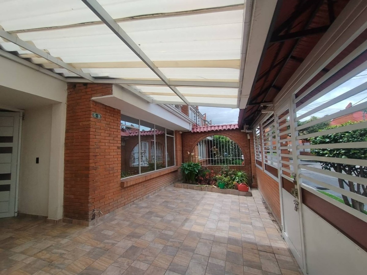 Casa en venta en La Patria, Bogotá · foto 2 de 24