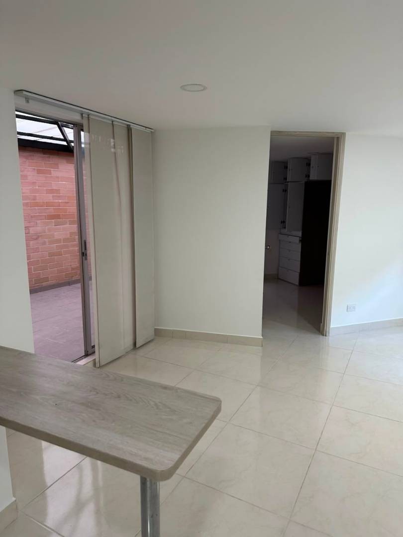Apartamento en venta en El Carmelo Ii, Sabaneta · foto 3 de 23