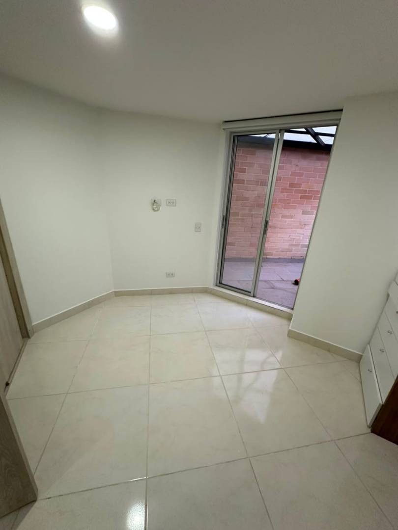 Apartamento en venta en El Carmelo Ii, Sabaneta · foto 20 de 23