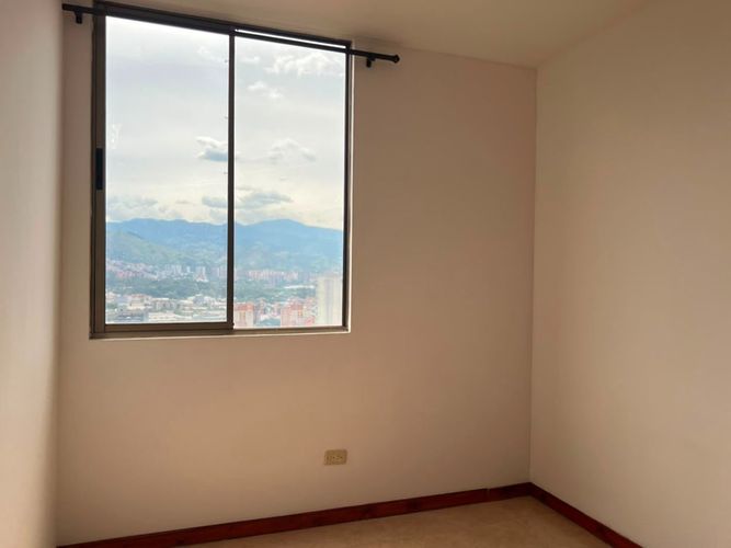 Apartamento de 3 alcobas en arriendo en Los Balsos, Medellín, 84 m² · foto 11 de 13
