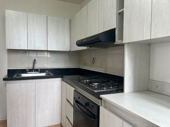 Apartamento de 3 alcobas en arriendo en Los Balsos, Medellín, 84 m² · foto 7 de 13