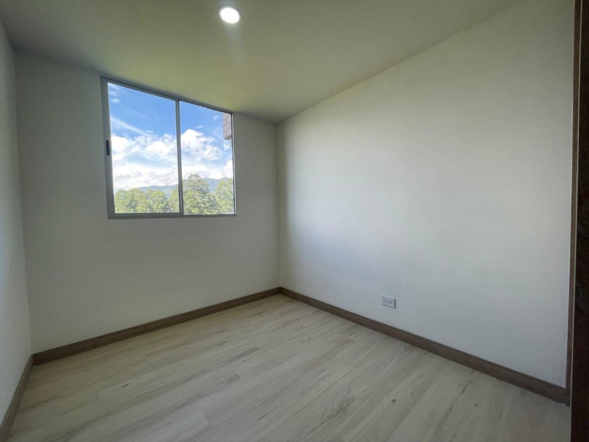 Apartamento en venta en La Ferreria, La Estrella · foto 10 de 24