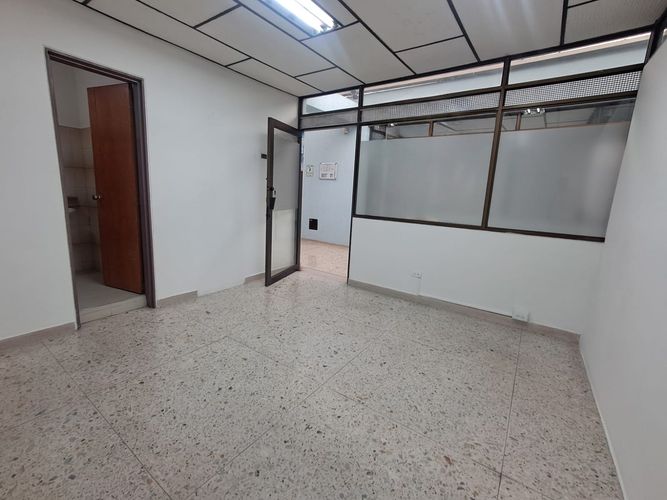 Oficina en arriendo en Sector Galeria Central, Pereira, 18 m² · foto 2 de 8