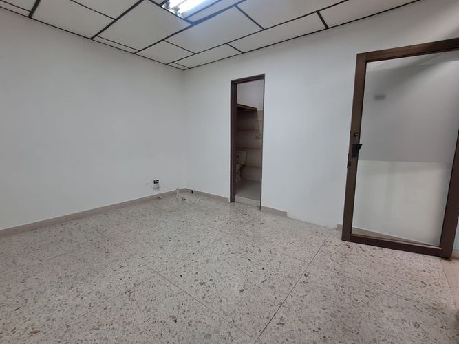 Oficina en arriendo en Sector Galeria Central, Pereira, 18 m² · foto 5 de 8