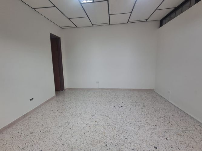 Oficina en arriendo en Sector Galeria Central, Pereira, 18 m² · foto 6 de 8