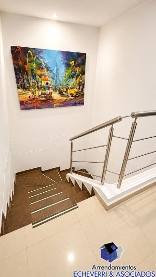 Casa de 4 alcobas en arriendo en El Tesoro, Medellín, 280 m² · foto 11 de 22