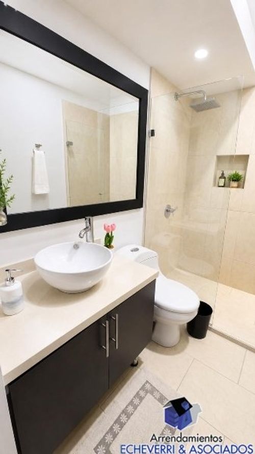 Casa de 4 alcobas en arriendo en El Tesoro, Medellín, 280 m² · foto 15 de 22