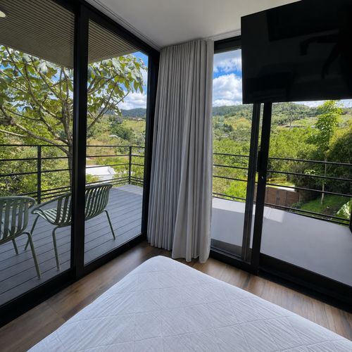 Casa de 5 alcobas en venta en Aeropuerto, Rionegro, 430 m² · foto 5 de 22