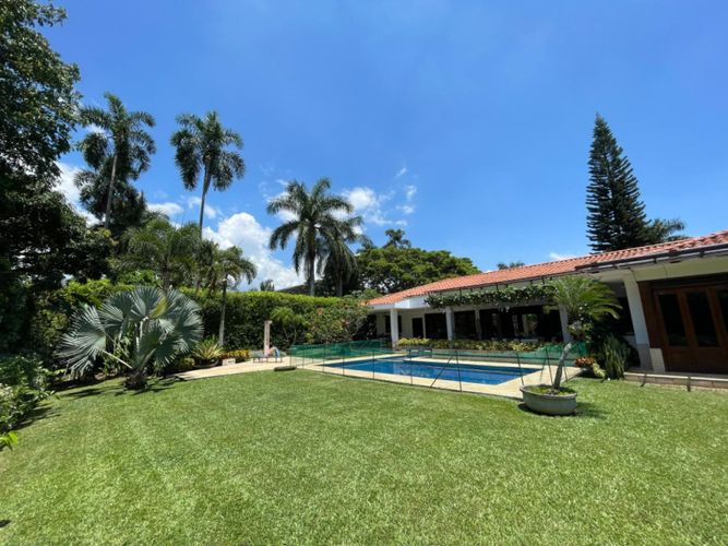 Casa campestre en venta en Pance, Cali, 500 m² · foto 2 de 24
