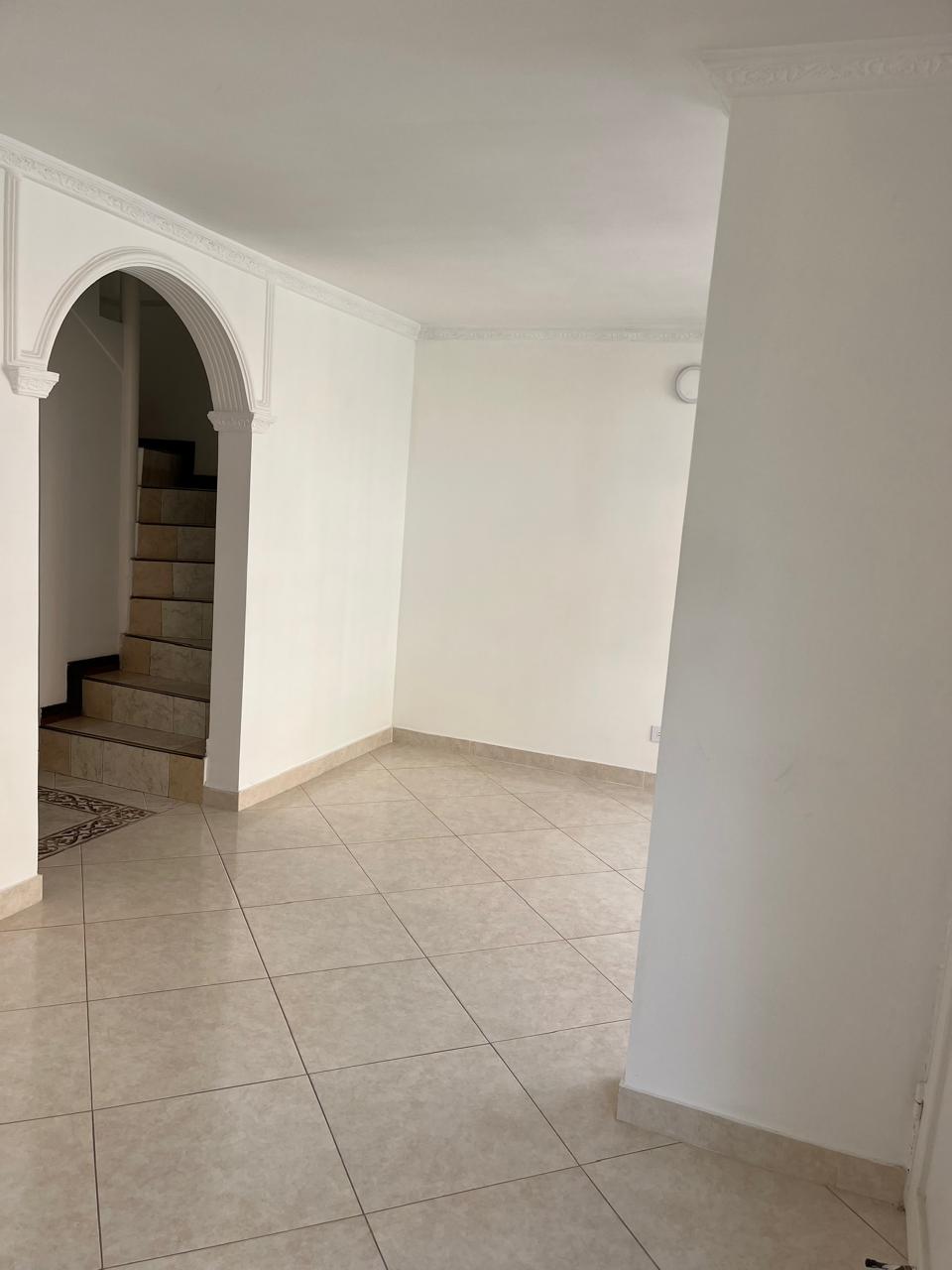 Casa en venta en Portales Del Norte, Bogotá · foto 3 de 14