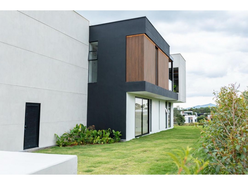 Casa en venta en Cerritos, Pereira · foto 2 de 23