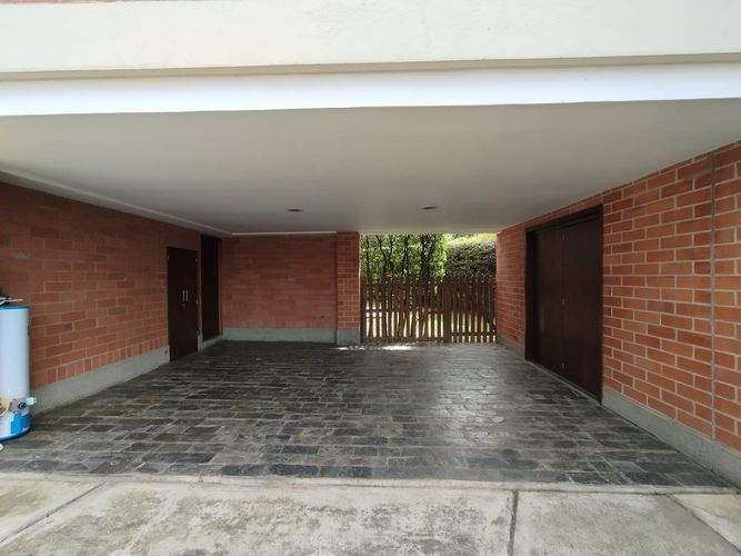 Casa de 3 alcobas en arriendo en Loma El Atravesado, Envigado, 210 m² · foto 5 de 20