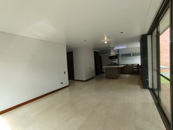 Casa de 3 alcobas en arriendo en Loma El Atravesado, Envigado, 210 m² · foto 6 de 20