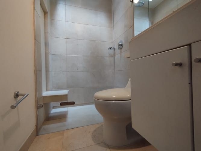 Casa de 3 alcobas en arriendo en Loma El Atravesado, Envigado, 210 m² · foto 13 de 20