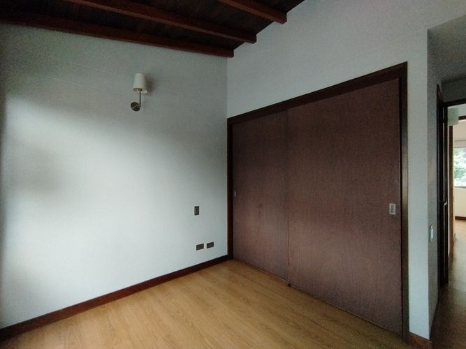 Casa de 3 alcobas en arriendo en Loma El Atravesado, Envigado, 210 m² · foto 14 de 20