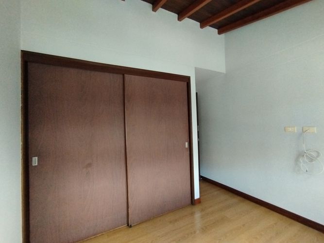 Casa de 3 alcobas en arriendo en Loma El Atravesado, Envigado, 210 m² · foto 15 de 20