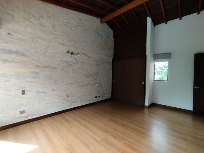 Casa de 3 alcobas en arriendo en Loma El Atravesado, Envigado, 210 m² · foto 19 de 20