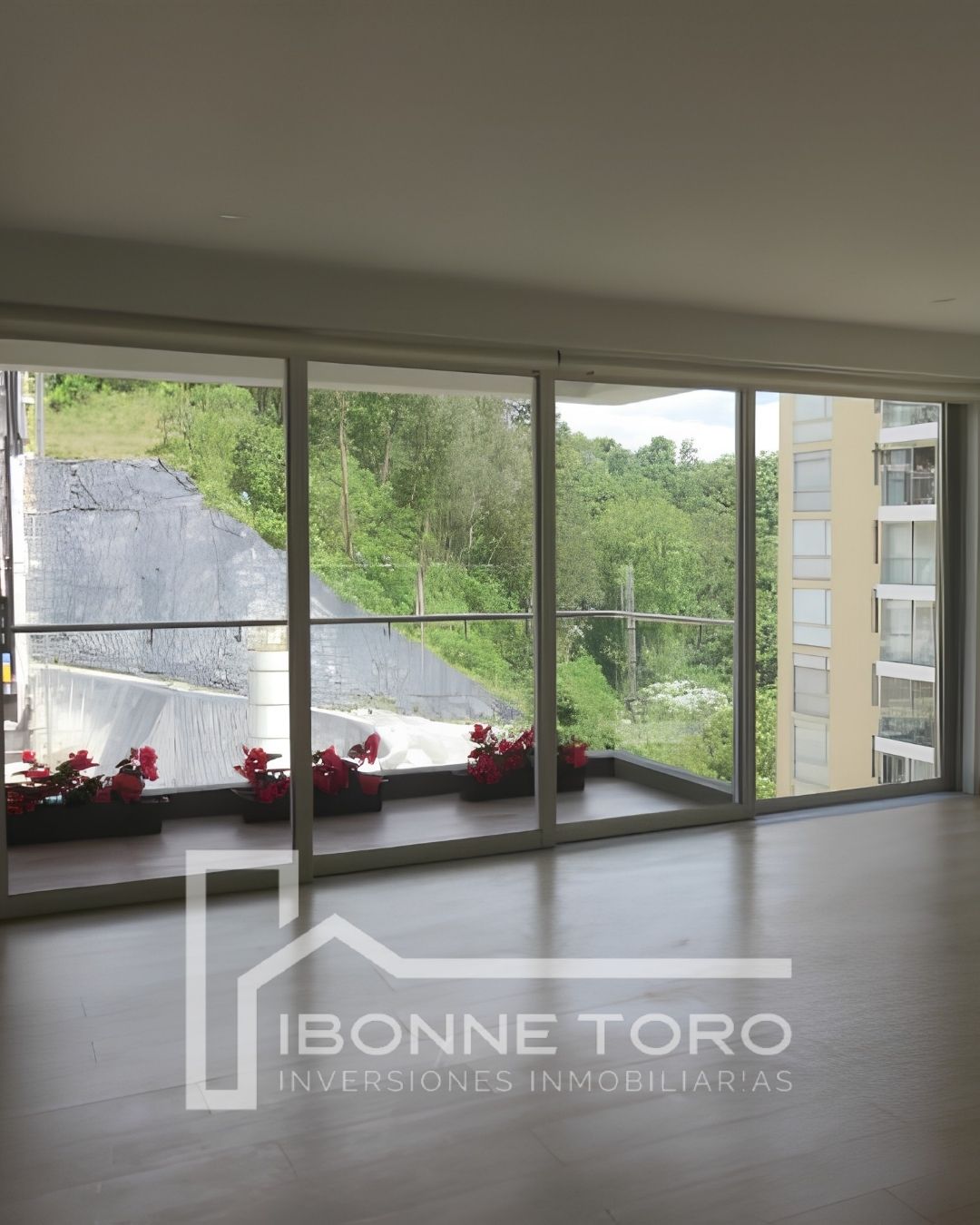 Apartamento en venta en Avenida Alberto Mendoza, Manizales · foto 4 de 18