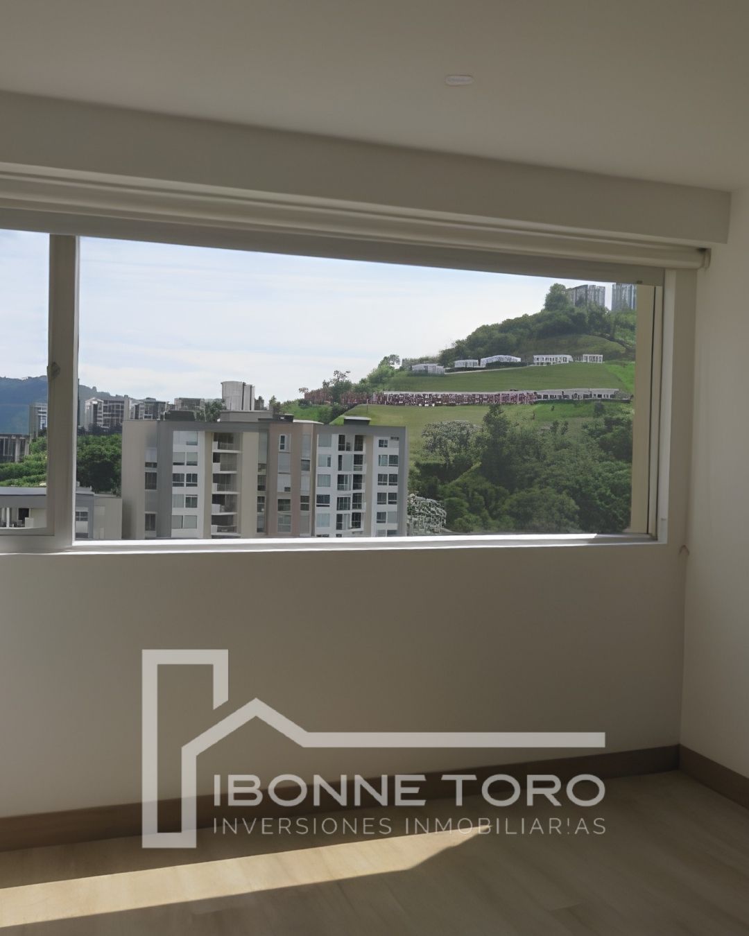 Apartamento en venta en Avenida Alberto Mendoza, Manizales · foto 10 de 18