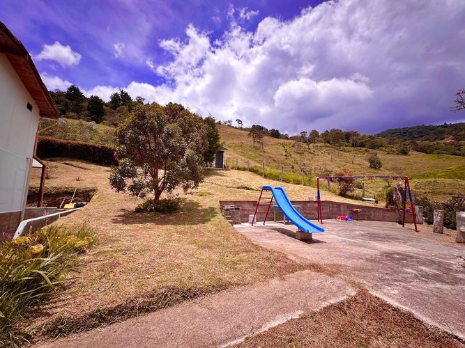 Casa de 3 alcobas en venta en El Yolombo, Medellín · foto 12 de 24