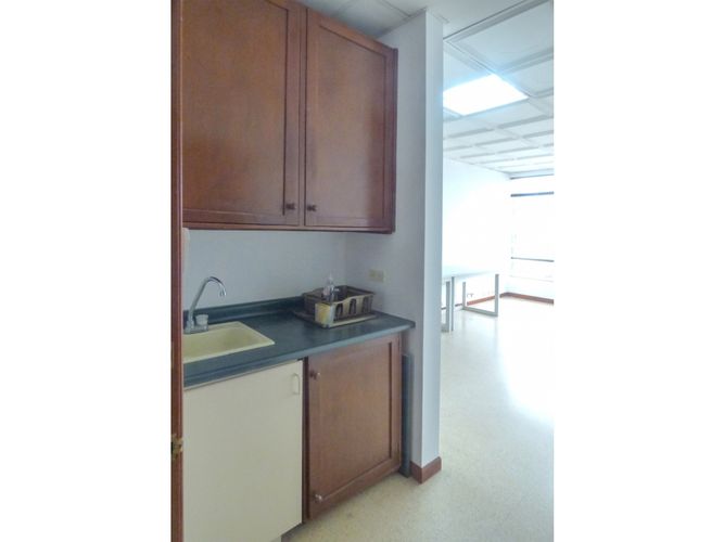 Oficina en arriendo en Sector Plaza De Bolivar, Pereira, 25 m² · foto 2 de 8